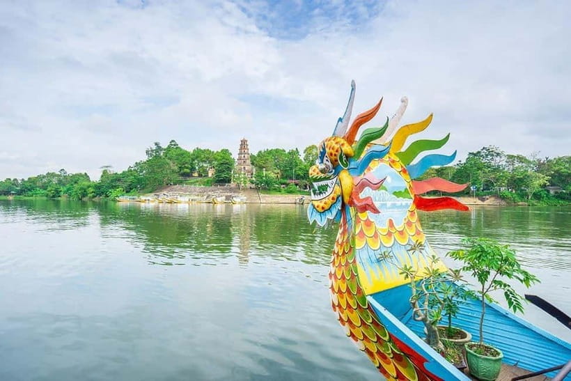 Hue: Dragon Boat, Perfume River, Pagoda & Royal Tomb Tour - The Perfume River boat ride to Thien Mu Pagoda