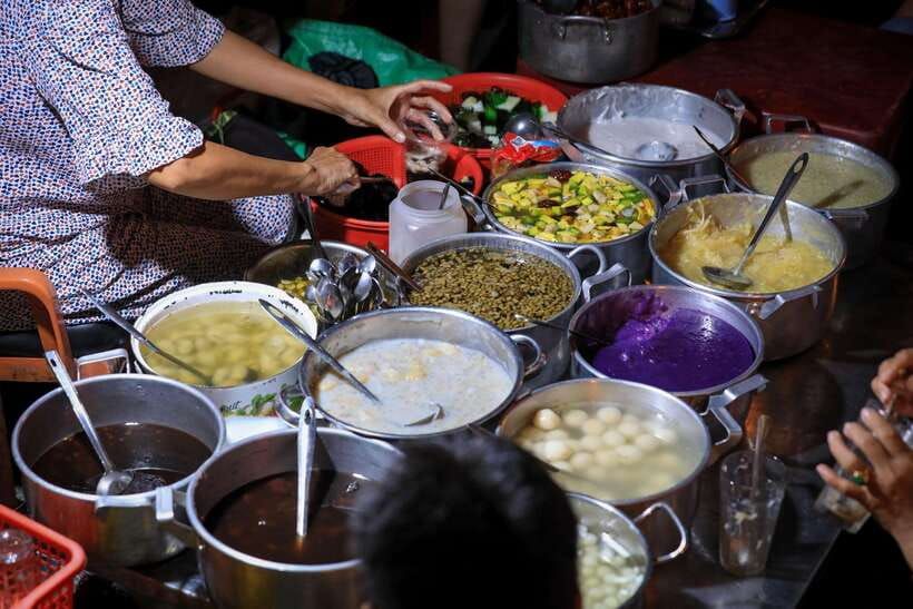 Hue: Guided Local Food Tour with Stories - Food and stories at the second stop