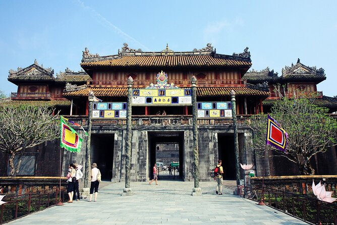 Hue Half Day Tour With Optional Dragon Boat on Perfume River - Choosing among the royal tombs