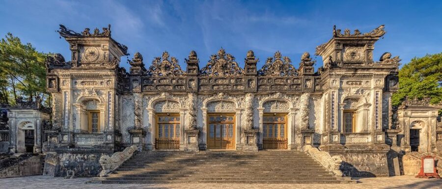 Hue: Hue Royal Tombs Tour Visit 3 Best Tombs & Pagoda - What the private car adds to the day