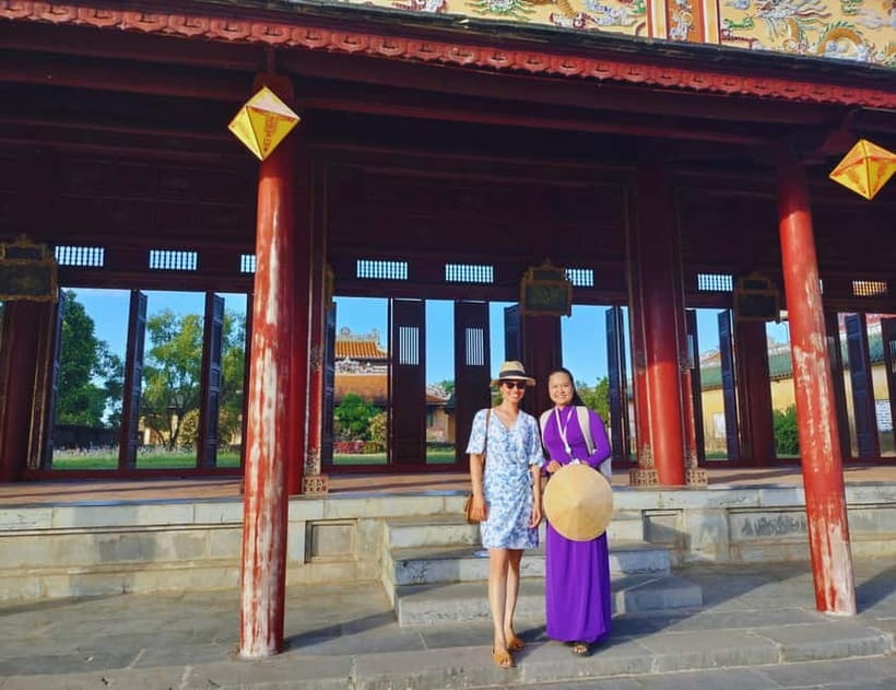 Hue Imperial City and Forbidden City Walking Private Tour - Meeting the guide at the bronze cannons