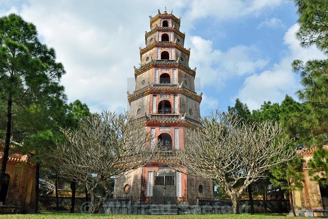 Hue Imperial City Daily Ingroup Tour via Hai Van Pass - Entering Hue Citadel through Noon Gate
