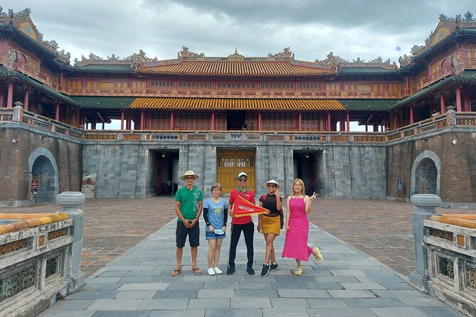 Hue Imperial City Private Tour with Local Experts - Thai Hoa Palace and The Mieu Temple