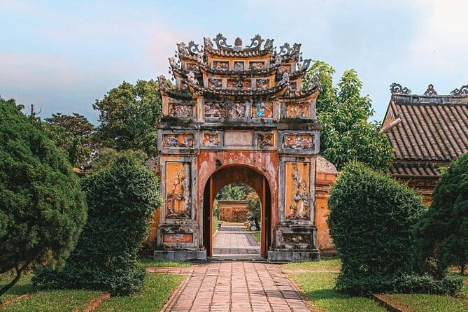 Hue Imperial City Tip-Based Walking Tour (Group Tour) - A three-hour pace with a clear finish