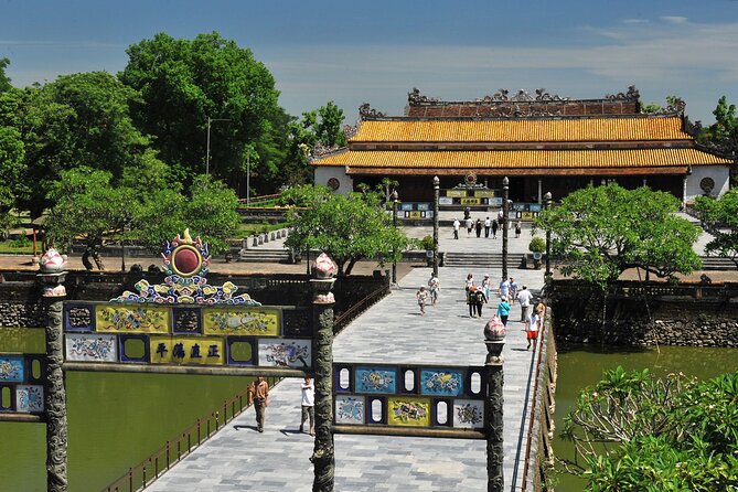 Hue: Imperial City Walk, Motorbike Tour & Private Car Options - The 2.5-hour Imperial City and Forbidden City walk