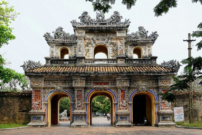 Hue: Imperial City Walk, Motorbike Tour & Private Car Options - Thien Mu Pagoda and the religious side of Hue