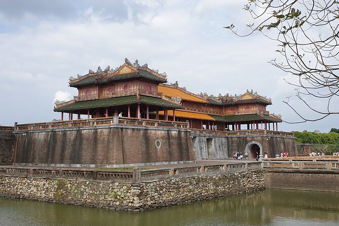 Hue Imperial City Walking Tour 2.5 Hours - Fengshui and the choice of Hue