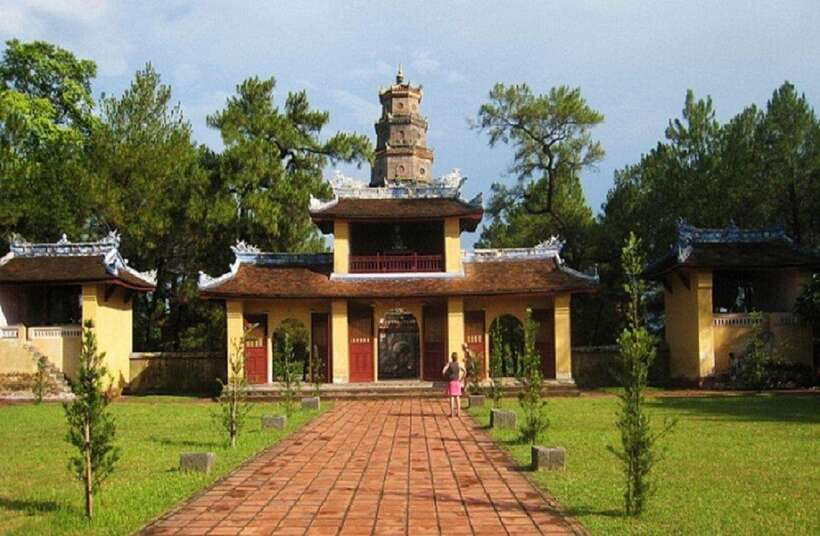 Hue: Private Dragon Boat, Pagoda, and Royal Tomb Tour - Key points at a glance