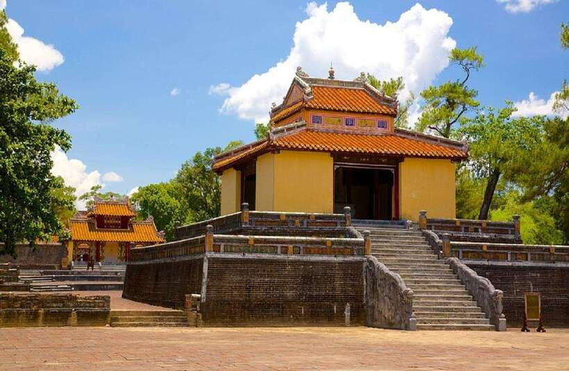 Hue: Private Dragon Boat, Pagoda, and Royal Tomb Tour - Minh Mang Tomb: order, symmetry, and ceremony