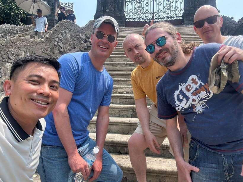Hue: Royal Tombs & Pagoda Private Tour By Dragon Boat & Car - Who should book this experience