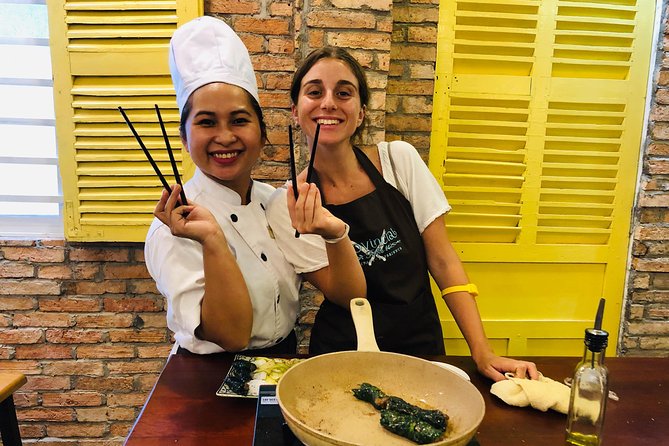 Immersive Cooking Class & Wet Market Tour by Local Chef +Cookbook - From Ben Thanh Market to your own kitchen