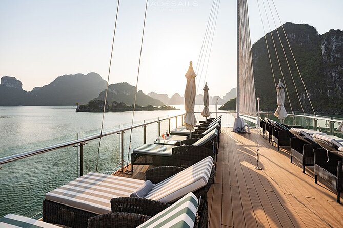 JADESAILS CRUISE-The Most Luxurious Day Tour in Ha Long Bay & Lan Ha Bay - The 11 a.m. Vietnamese fusion lunch
