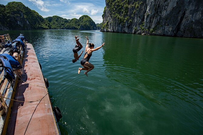 Kayaking at Lan Ha Bay - Floating fishing village and local life