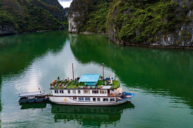 Lan Ha Bay Boutique Cruise 2D/1N: Kayaking, Swimming at the pristine places - Cruising through Lan Ha Bay