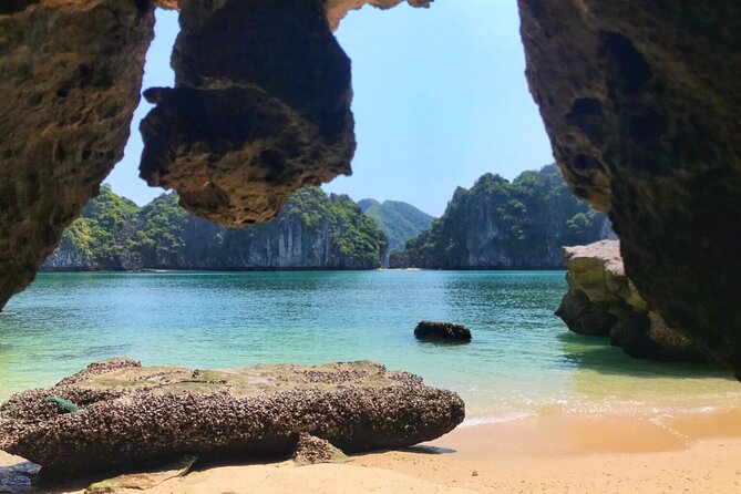 Lan Ha - Ha Long Bay - Dau Be island 2D/1N from Cat Ba in less touristy areas. - Day one: Lan Ha Bay, caves, and a floating village