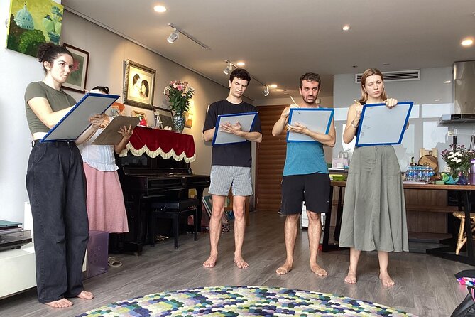 Life Drawing Class - Art Workshop at Art Tutor Hanoi - Who will get the most from the class?