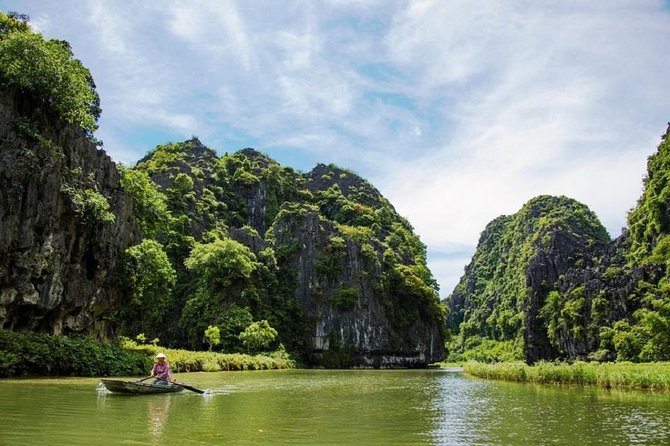 Luxury Hoa Lu - Tam Coc - Mua Cave 1 Day Tour - By Limousine & Small Group - The 7:30 a.m. pickup and limousine ride