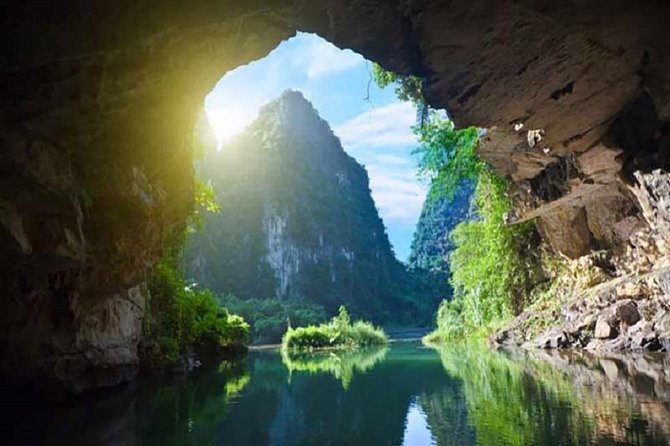 Luxury Hoa Lu - Tam Coc - Mua Cave 1 Day Tour - By Limousine & Small Group - What is included for $59