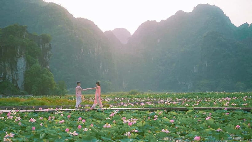 Luxury Limousine Tour: Hoa Lu, Trang An/Tam Coc & Mua Cave - Hoa Lu, Vietnam’s old royal center