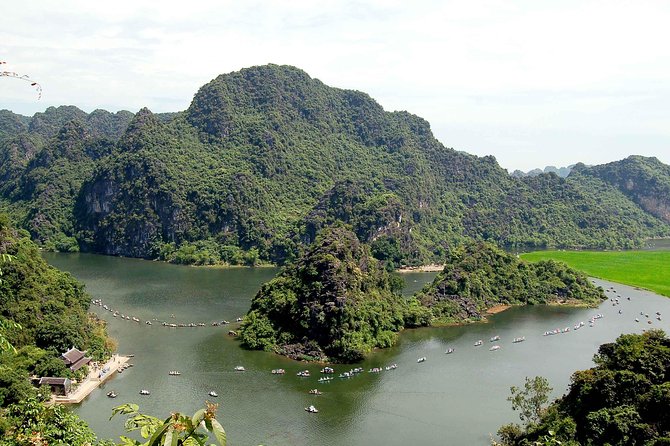 Luxury Limousine Trang An-Mua Cave - Bich Dong max 6-8 pax/ group - Trang An by boat, with cliffs and waterways around you
