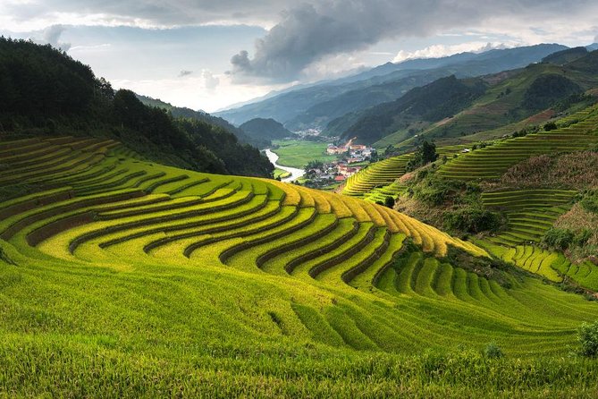 LUXURY SAPA TOUR 2D1N -Stay At 5 Star Hotel-Transfer by sleep bus - Why the small group matters in Sapa