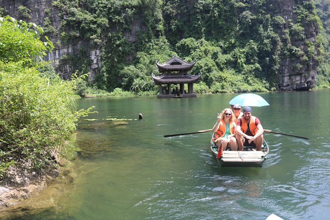 Luxury Tam Coc or Trang An-Mua Cave -Bich Dong Max 6 -8 pax/group - The Tam Coc sampan ride through three caves