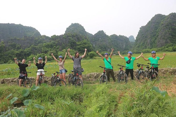 Luxury Tam Coc or Trang An-Mua Cave -Bich Dong Max 6 -8 pax/group - Mua Cave and the dragon-tail viewpoint