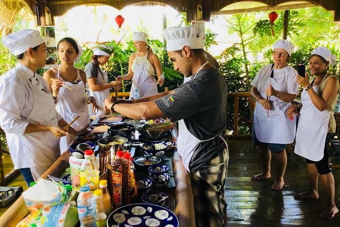 Market Tour , Basket Boat and Cooking Class Hoi An - Crossing rice fields to Cẩm Thanh