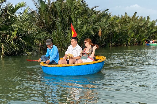 Market Tour , Basket Boat and Cooking Class Hoi An - What the guides add