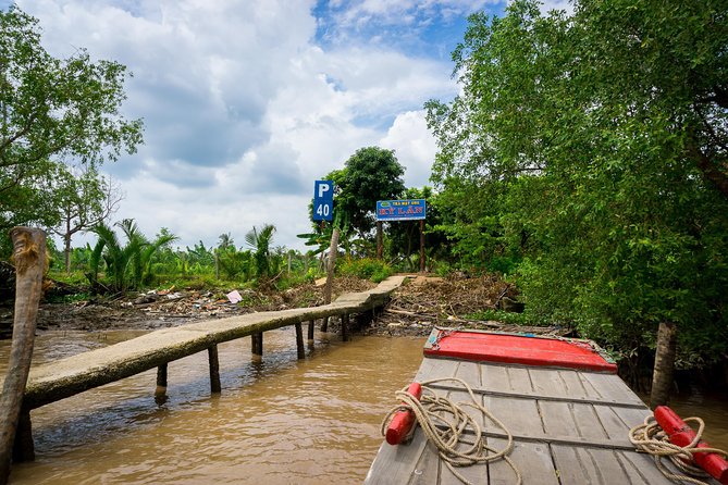 Mekong Delta 2-Day Tour: Floating Markets & Cultural Exploration - Cai Rang Floating Market before the day heats up