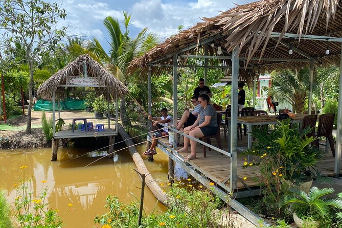 Mekong Delta Homestay Explore Nature 2-Day Family Tiny Garden - Home cooking, fishing, and rice planting