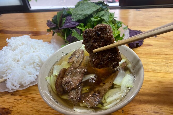 Minh's Unique Street Food Adventure - How the group size affects the experience