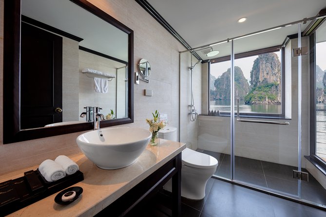 Mon Chéri Cruise 5 star: Unique 2 Days Tuan Chau - Halong bay - Lan Ha Bay - Sunset, sunrise, and the overnight suite