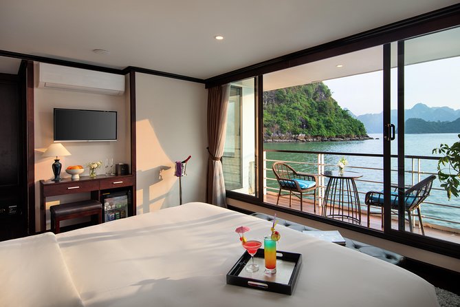 Mon Chéri Cruise 5 star: Unique 2 Days Tuan Chau - Halong bay - Lan Ha Bay - Meals, service, and the onboard rhythm
