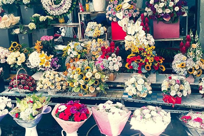 Morning Saigon Unseen+Street Food Tour with Ao Dai Riders Option - Chinese heritage at Ba Thien Hau Temple