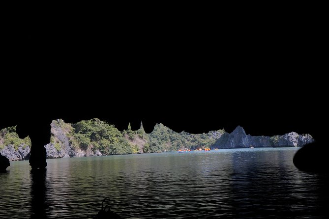 Most favorite full day boat tour with kayaking in Lan Ha bay, Ha Long bay - The group size, pace, and comfort level