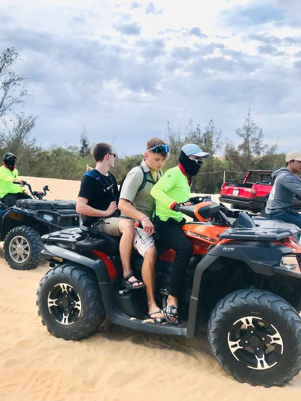 Mui Ne: Sunrise or Sunset Jeep Tour & Quad Bike With Driver - Sunset gives you a more relaxed start