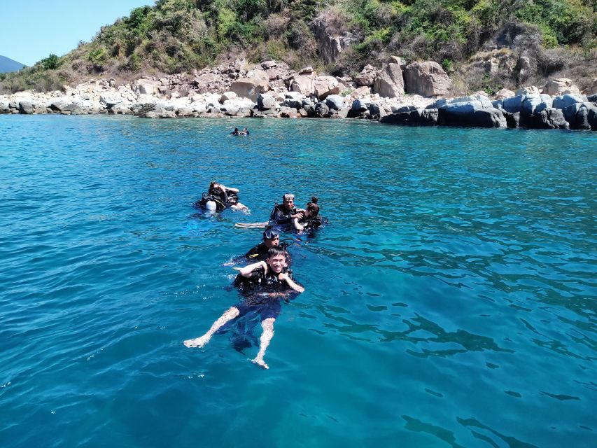 Nha Trang: Scuba Diving Experience for Non-Certified Divers - A 30-minute break with fruit, coffee, and local snacks