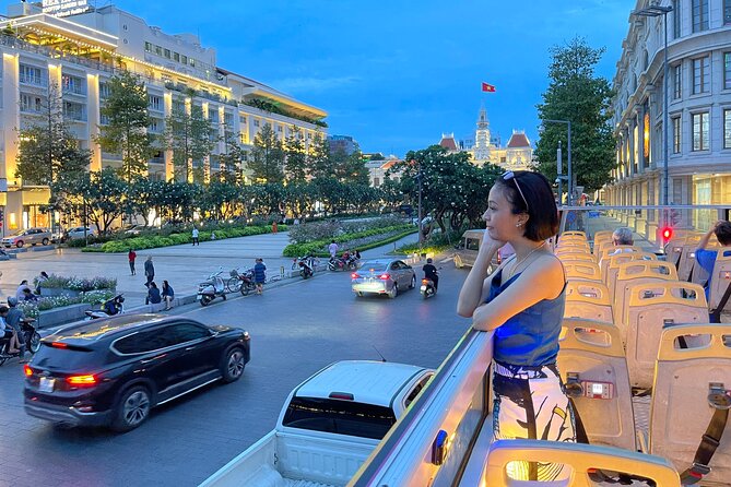 Night Bus Tour in Ho Chi Minh City - Audio commentary: useful when it works