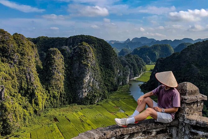 Ninh Binh 1 Day Tour(Tam Coc - Mua Cave - Bich Dong) - Mua Cave and the climb up Ngoa Long Mountain