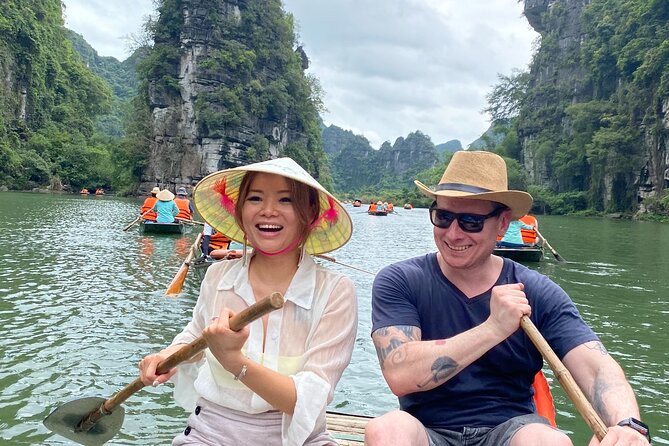 Ninh Binh 1 Day Tour(Tam Coc - Mua Cave - Bich Dong) - The Tam Coc sampan ride through limestone country