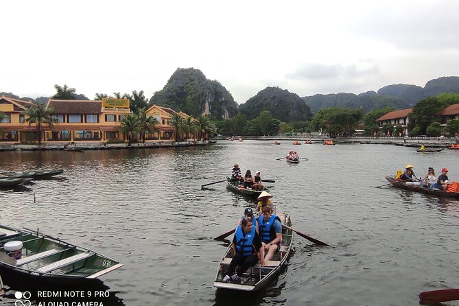 Ninh Binh 1 Day Tour(Tam Coc - Mua Cave - Bich Dong) - Lunch and what the $89 price covers
