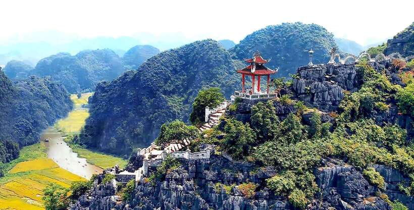 Ninh Binh: Bai Dinh, Trang An, and Mua Cave Small-Group Tour - A Vietnamese buffet at midday