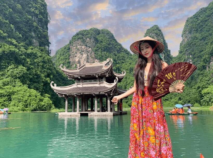 Ninh Binh: Bai Dinh, Trang An, and Mua Cave Small-Group Tour - Mua Cave and the 500-step climb