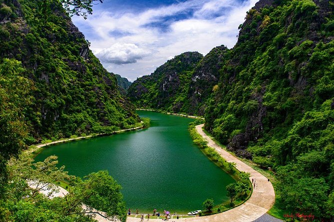 Ninh Binh Daily Tour: Hoa Lu- Am Tien Cave - Tam Coc- Bike - Bich Dong pagoda - Hoa Lu, Vietnam’s first capital