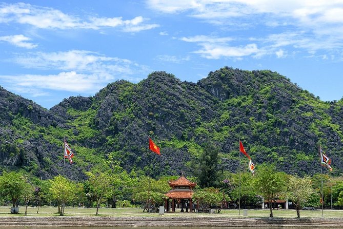 Ninh Binh Daily Tour: Hoa Lu -Mua Cave -Tam Coc- Bike-Swimming with Sunset Party - A long but varied day from Hanoi