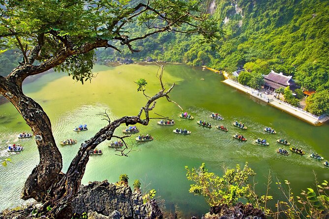 Ninh Binh Day Tour To Visit Hoa Lu - Trang An/Tam Coc - Mua Cave - The morning ride from Hanoi to Ninh Binh