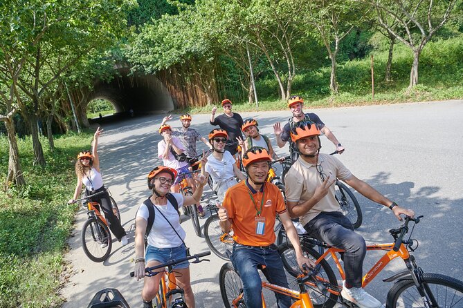 Ninh Binh Day Trip: Bai Dinh-Trang An-Mua Cave, Buffet, Boat, Bus - Guide support and group size