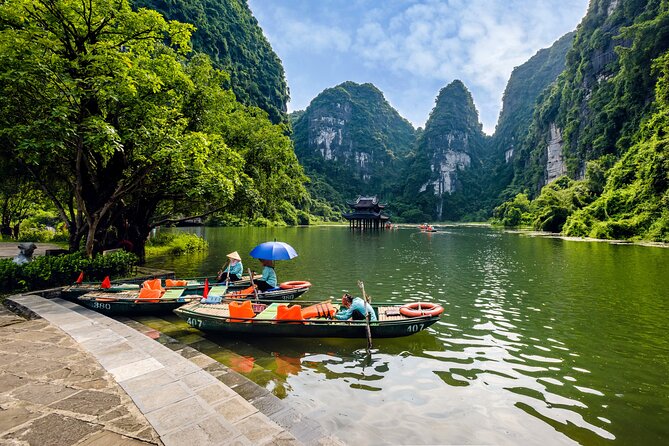Ninh Binh Day Trip: Hoa Lu-Trang An/Tam Coc-Mua Cave-Cycling-Boat - Cycling through the Hoa Lu countryside