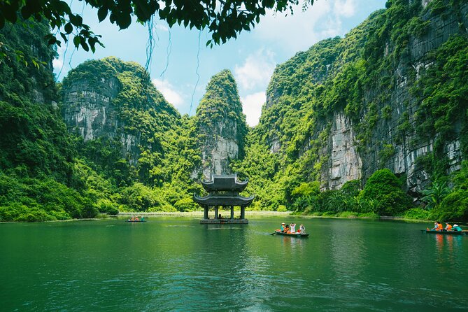 Ninh Binh Day Trip: Hoa Lu-Trang An/Tam Coc-Mua Cave-Cycling-Boat - Mua Cave and the 500-step climb
